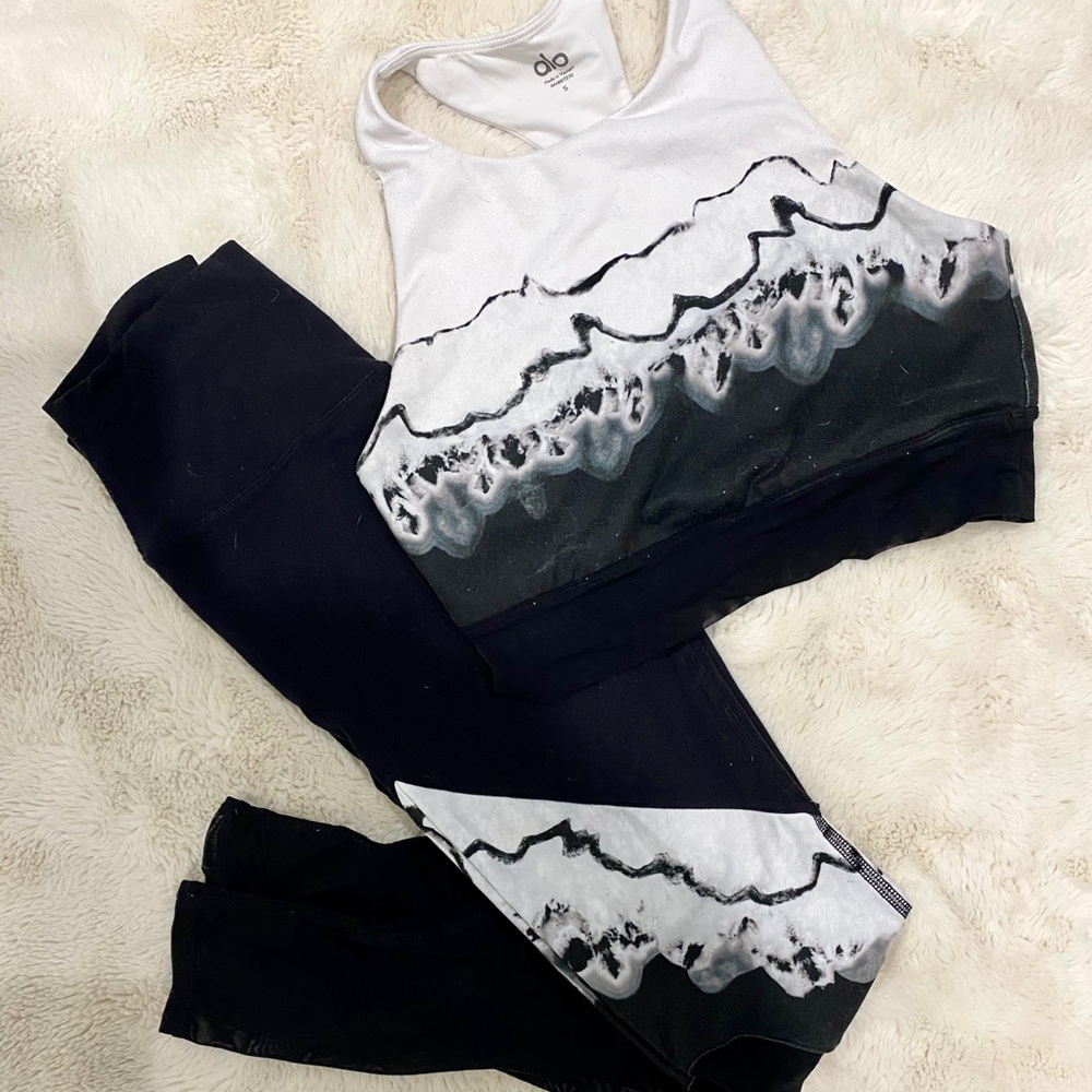 Alo yoga top